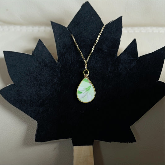 Laurentian Snowdrop - Green image 1