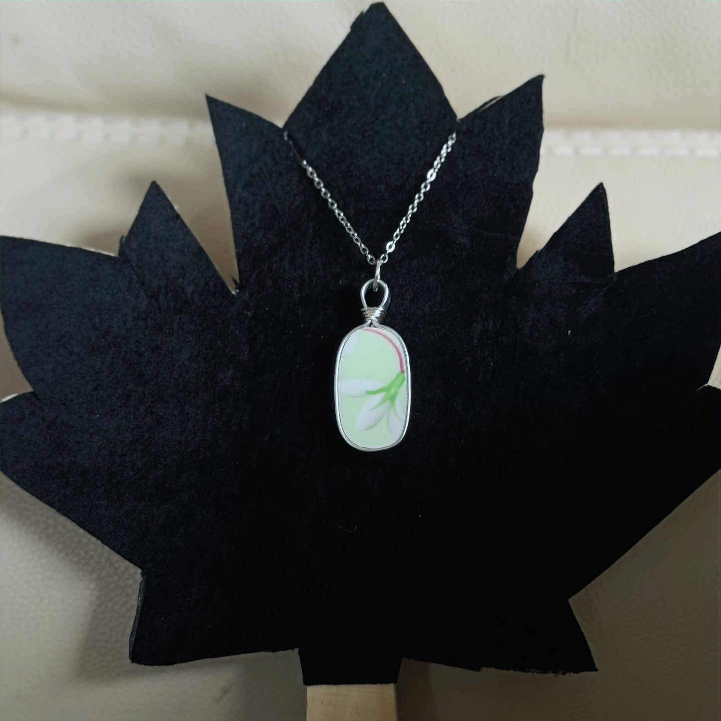 Laurentian Snowdrop - Green image 1