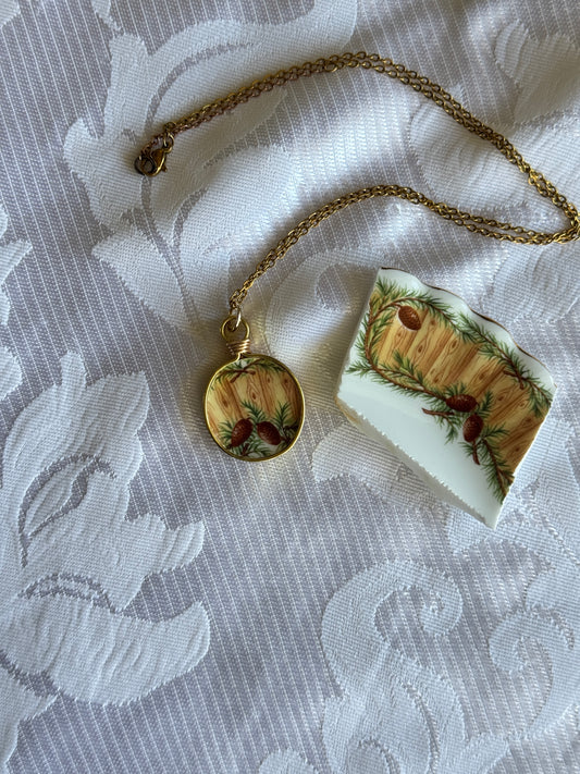 Knotty Pine Round, Two Cones on the Branch, Gold