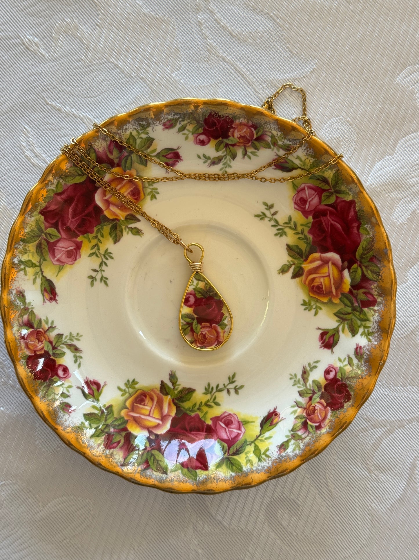 Old Country Roses Teardrop, The Peach and the Deep, Gold