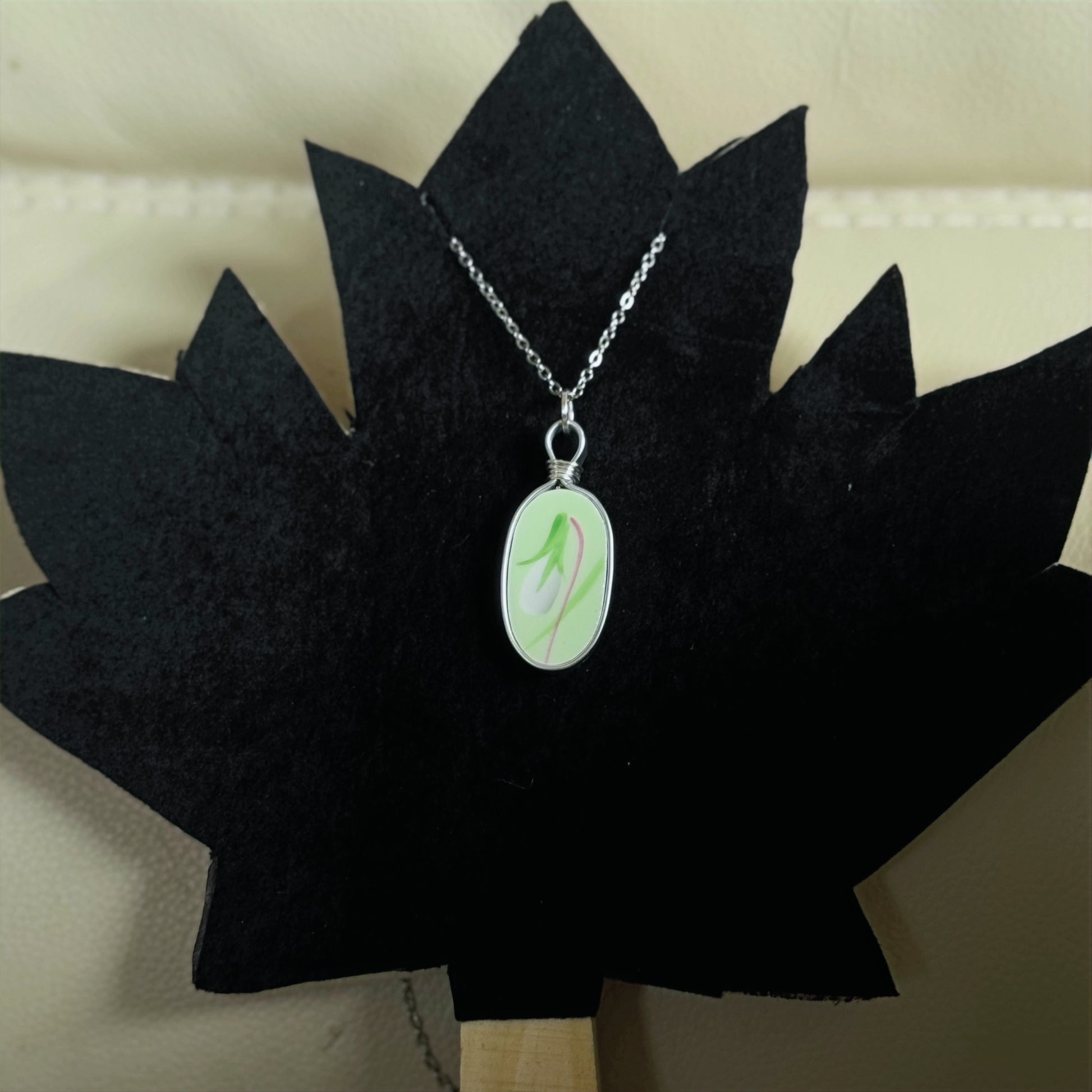 Laurentian Snowdrop - Green image 1