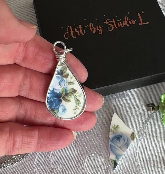 Moonlight Rose Teardrop, The Full Cluster, Silver