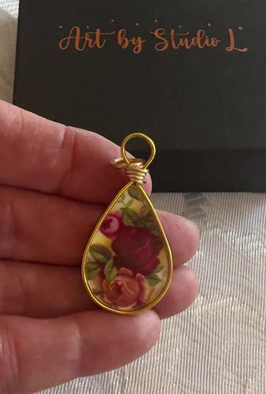 Old Country Roses Teardrop, The Peach and the Deep, Gold