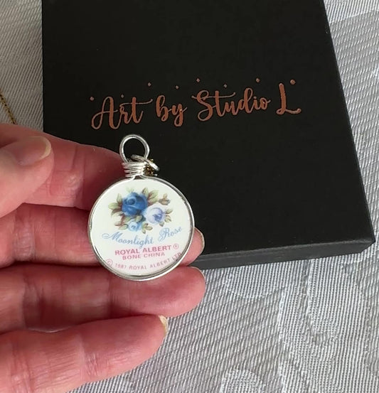 Moonlight Rose Round, The Mark of the Maker, Silver