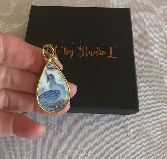 Wings of Wonder Teardrop, The Blue Peacock, Gold