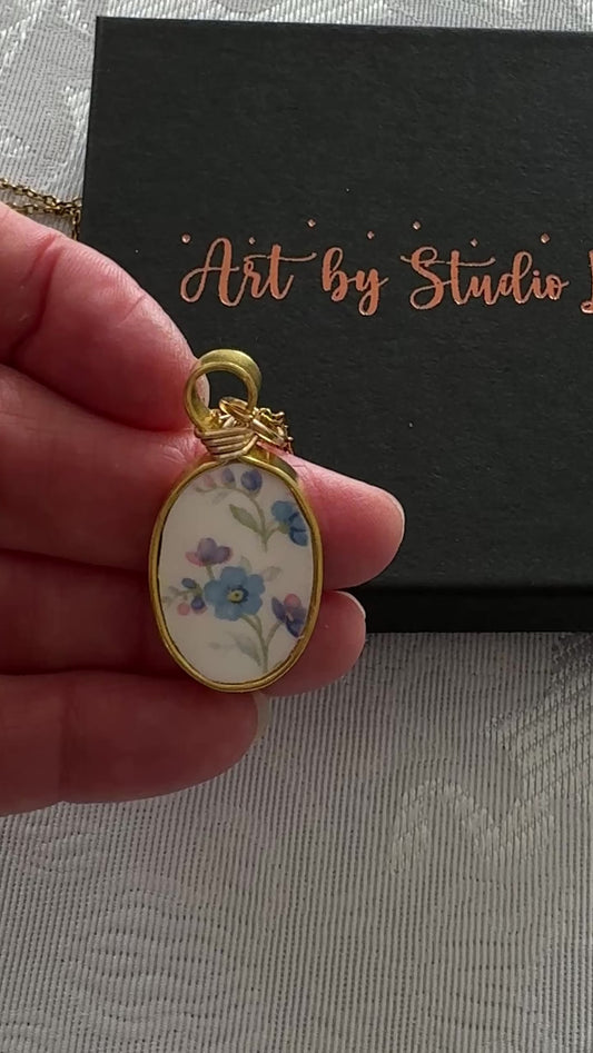 Memory Lane Oval, The Soft Scatter, Gold