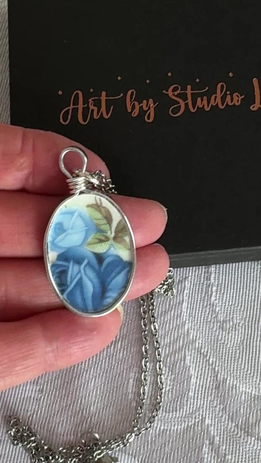 Moonlight Rose Oval, The Deep Blue, Silver