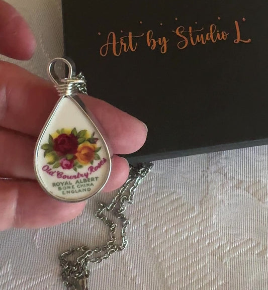 Old Country Roses Teardrop, It Knows What It Is, Silver